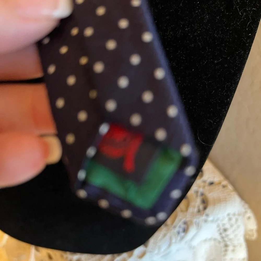 Tommy Hilfiger Men's Red Stripe Slim Neck Tie Silk